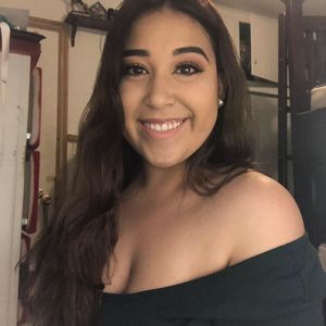 Meet your Posher, Alejandra